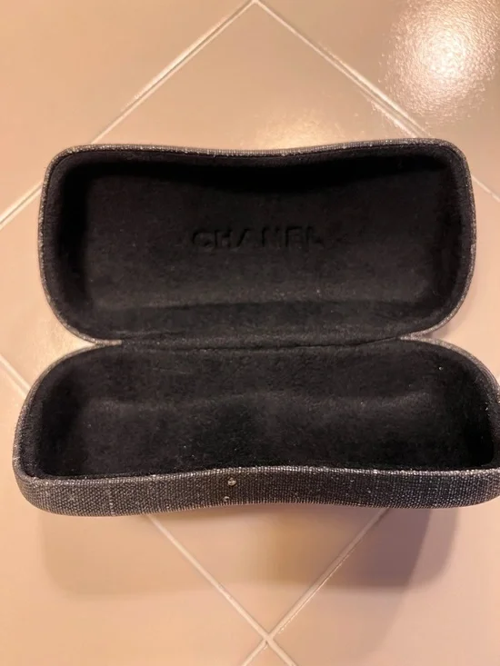 CHANEL Black Textured Hard Sunglasses Case with Silver CC Logo - Picture 2 of 3